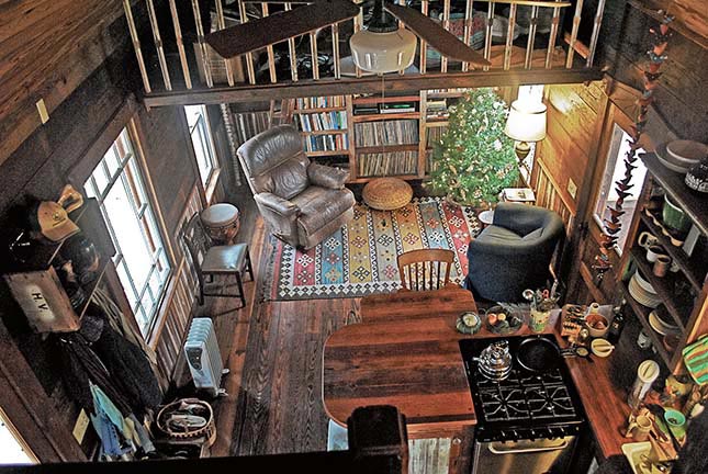 Koehler-TTH-bookcase-top