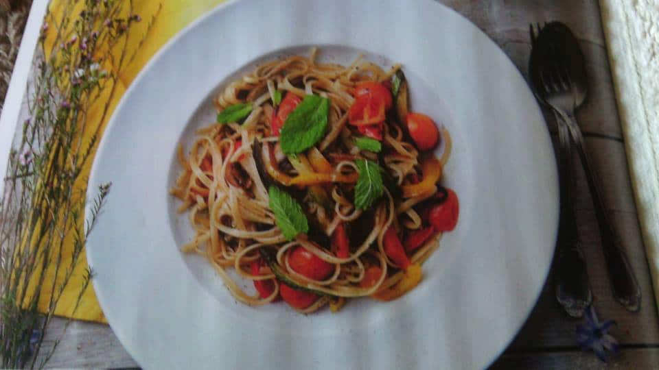 11156773_843328615735024_436326891_n